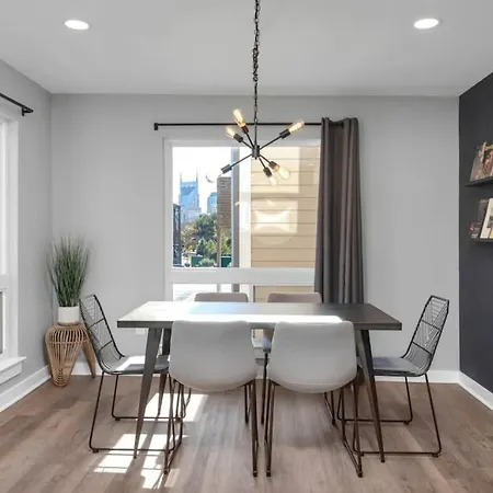 4 Beds Walk To Downtown Nashville Pool And Parking Exterior photo