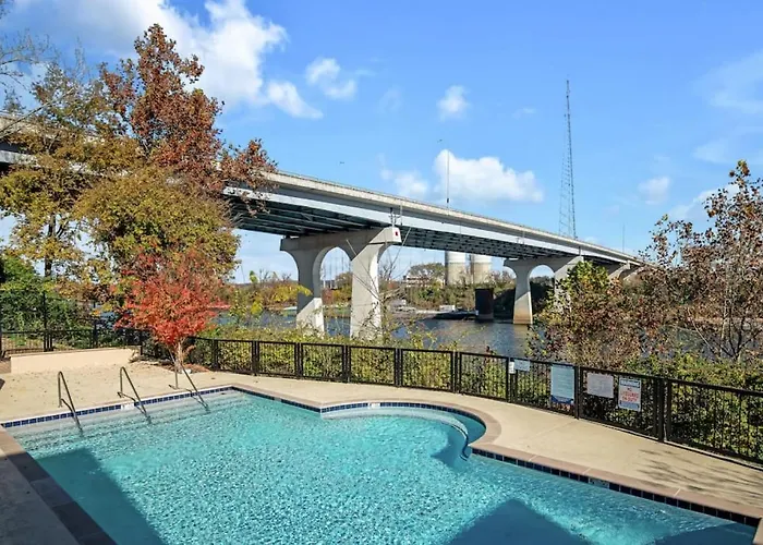 4 Beds Walk To Downtown Nashville Pool And Parking