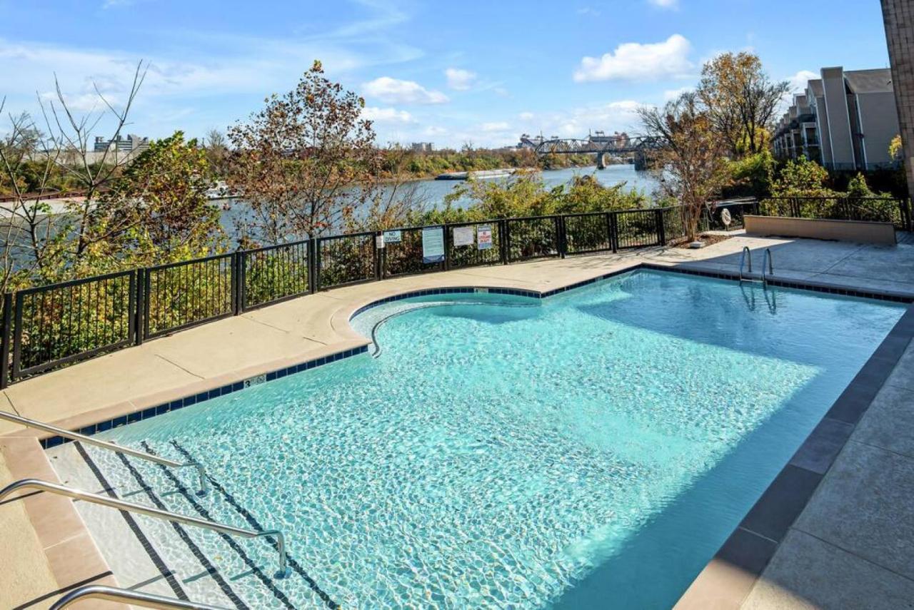4 Beds Walk To Downtown Pool And Parking Nashville