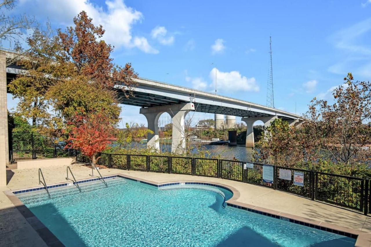 Apartment 4 Beds Walk To Downtown Pool And Parking *