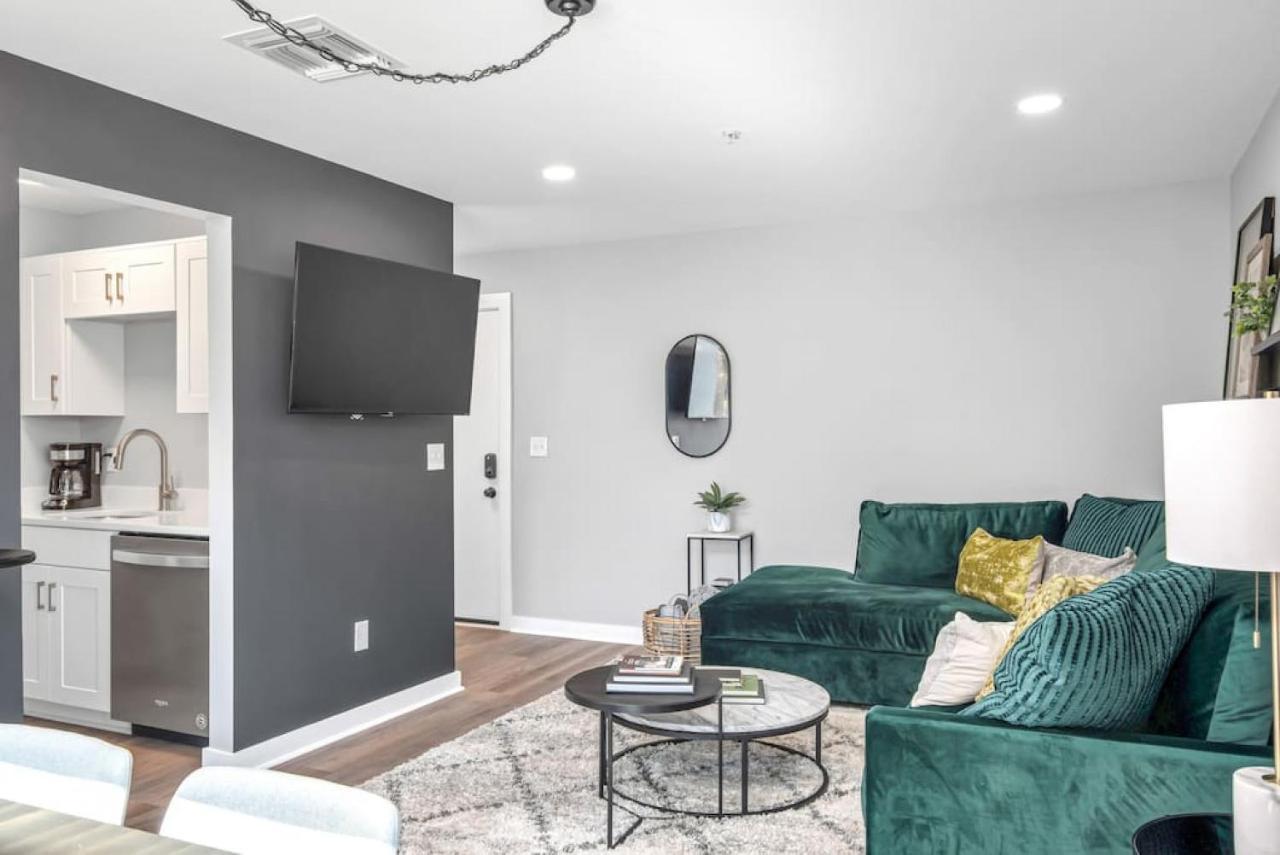 Apartment 4 Beds Walk To Downtown Pool And Parking *