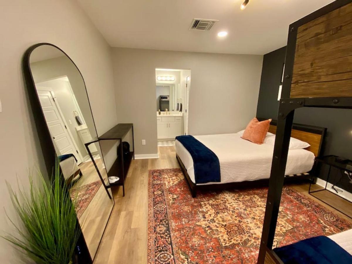 Apartment 4 Beds Walk To Downtown Pool And Parking Nashville